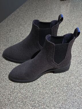 Rothys Lug Boots Merino Wool Graphite Brown, Size 7